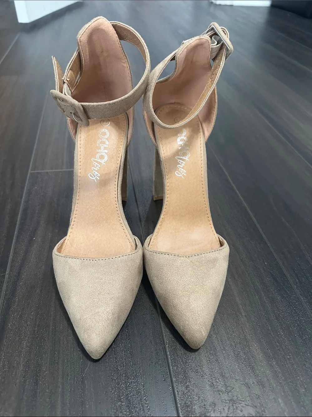 Ocho toros Faux Suede Nude Pumps - Size 7.5